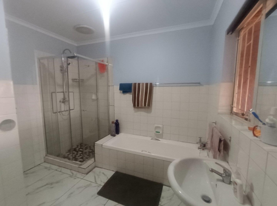 4 Bedroom Property for Sale in Bishops Bay Free State